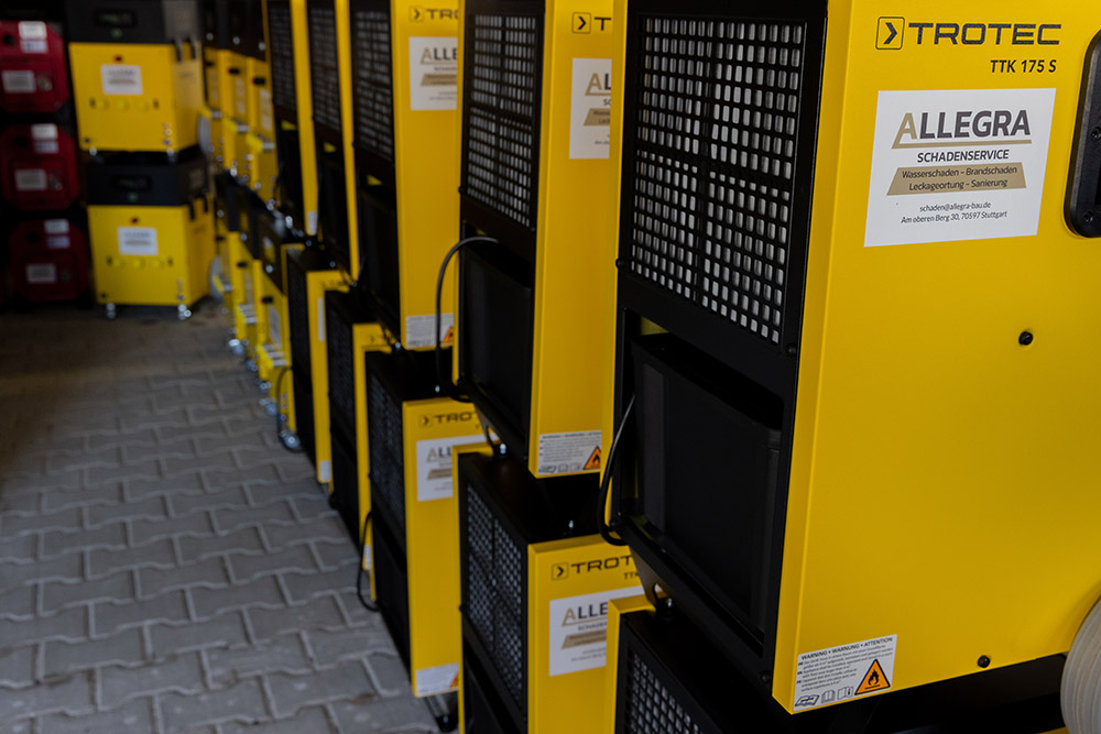 Moderne Bautrockner im Lager von Allegra